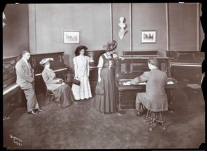 Sala de exposición de pianos, Nueva York, 1907